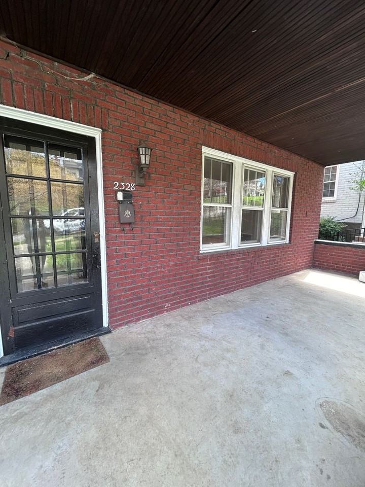 2328 Wycliffe Ave Sw - Photo 2 of 18