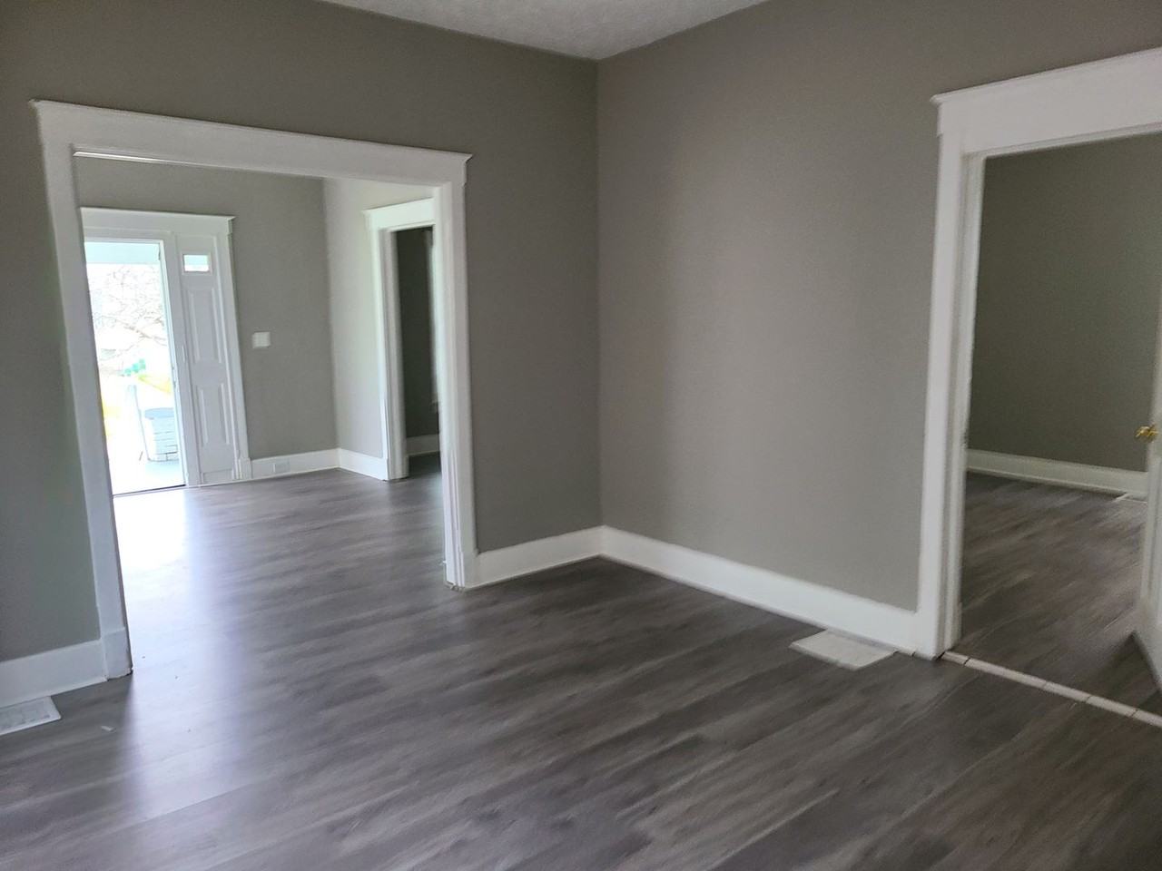 663 S 43rd St - Photo 3 of 15