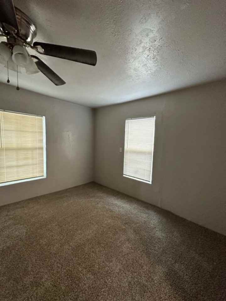 2933 Grape St - Photo 2 of 17