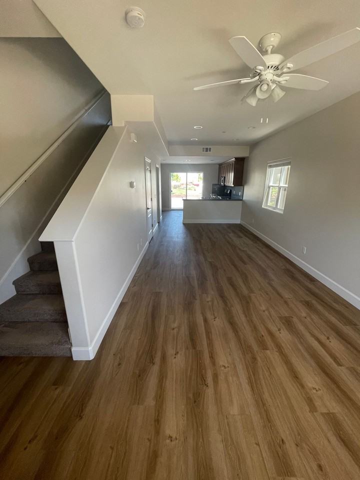 1060 South St - Photo 2 of 10