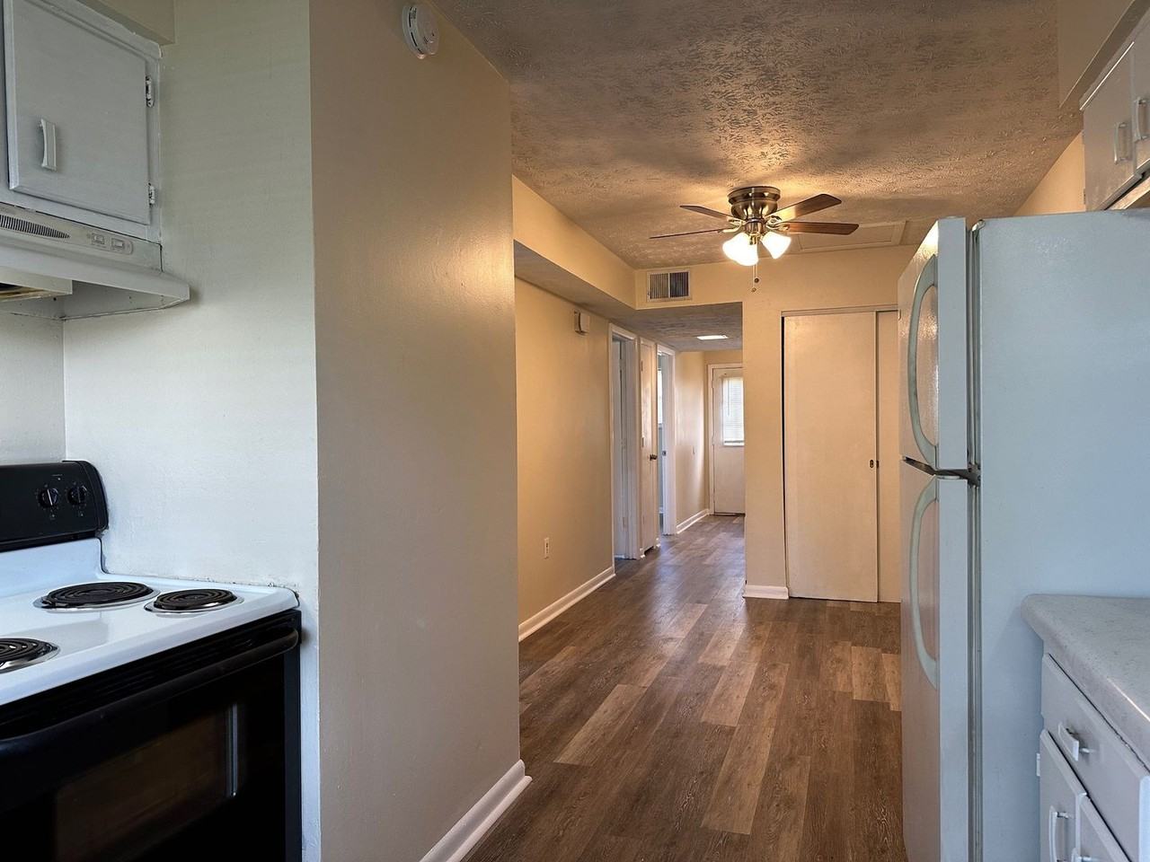 893/895 Ward Drive - Photo 3 of 11