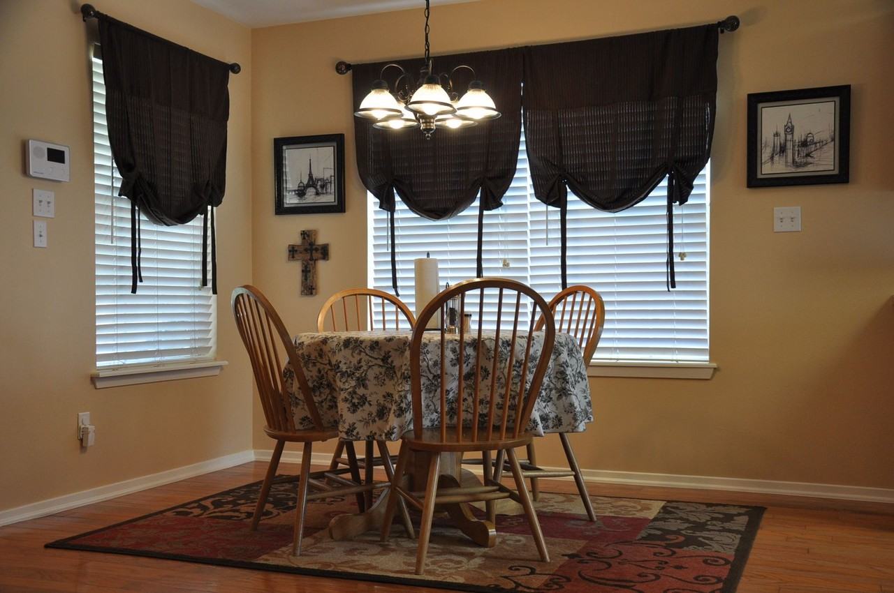 403 Redbud Cir - Photo 5 of 17