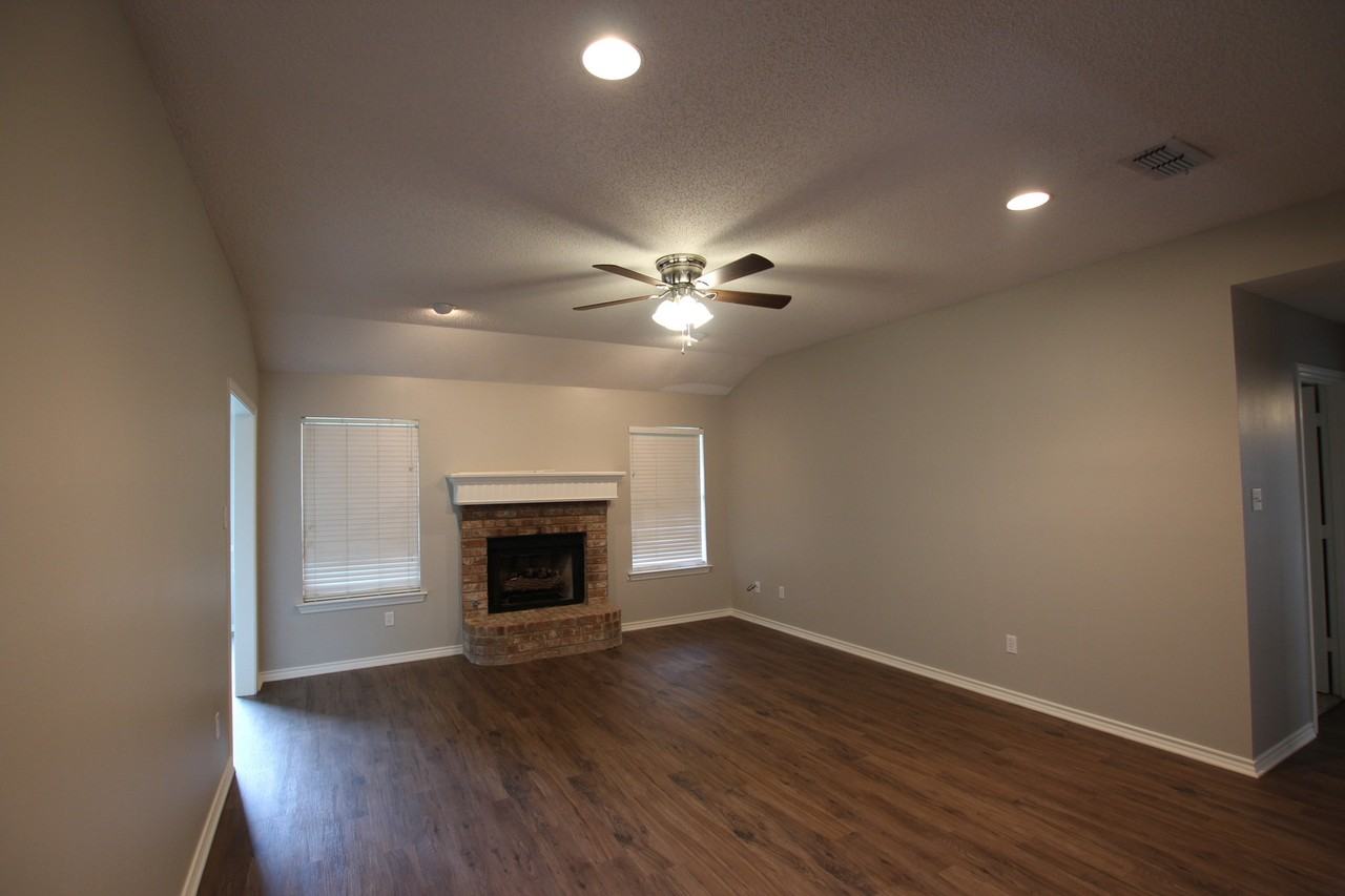 103 Courtney Dr - Photo 4 of 22