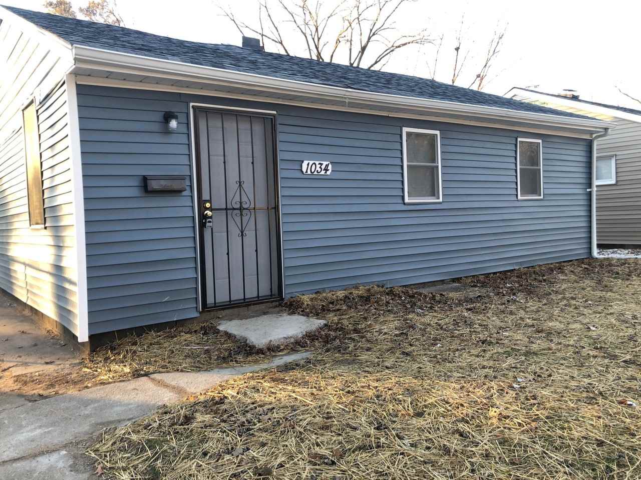 1034 Matthews Street - Photo 5 of 12