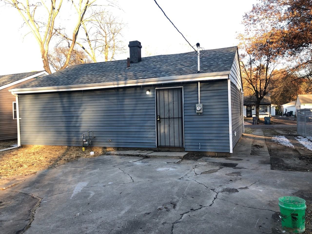 1034 Matthews Street - Photo 6 of 12