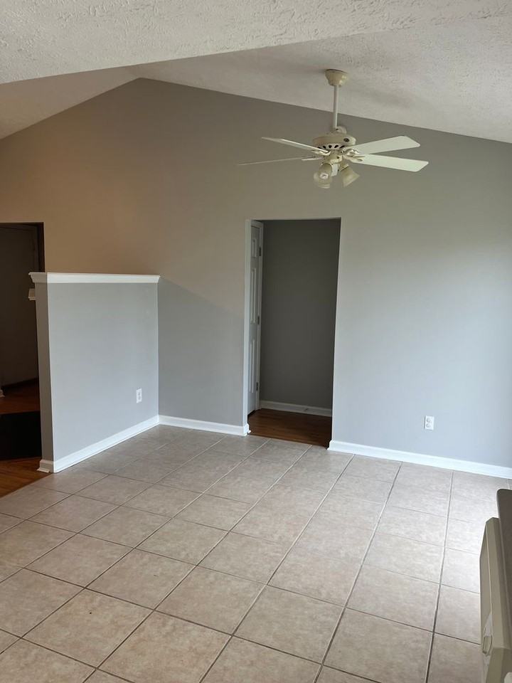 901 Clydesdale Ct - Photo 7 of 20