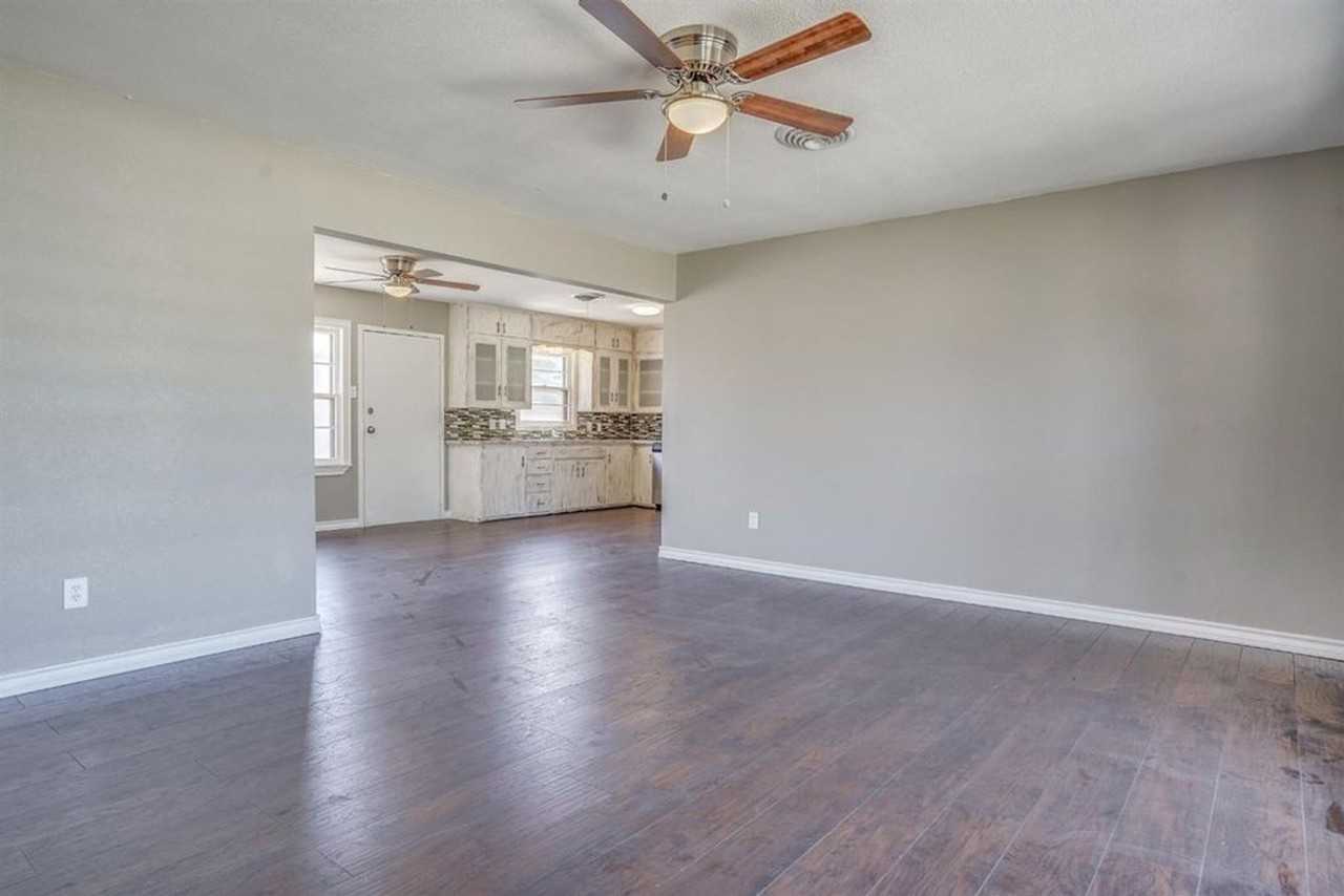 5107 38th St - Photo 2 of 14