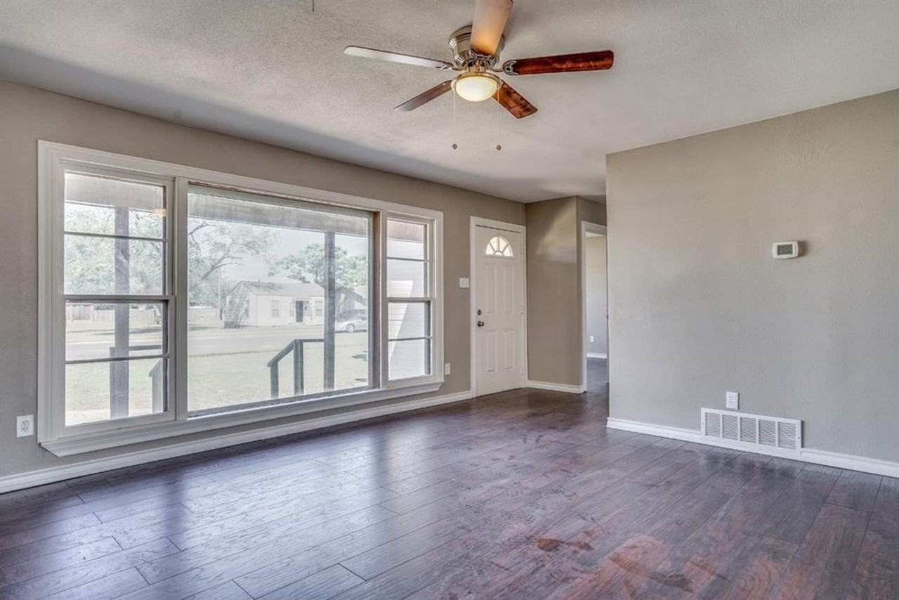 5107 38th St - Photo 3 of 14