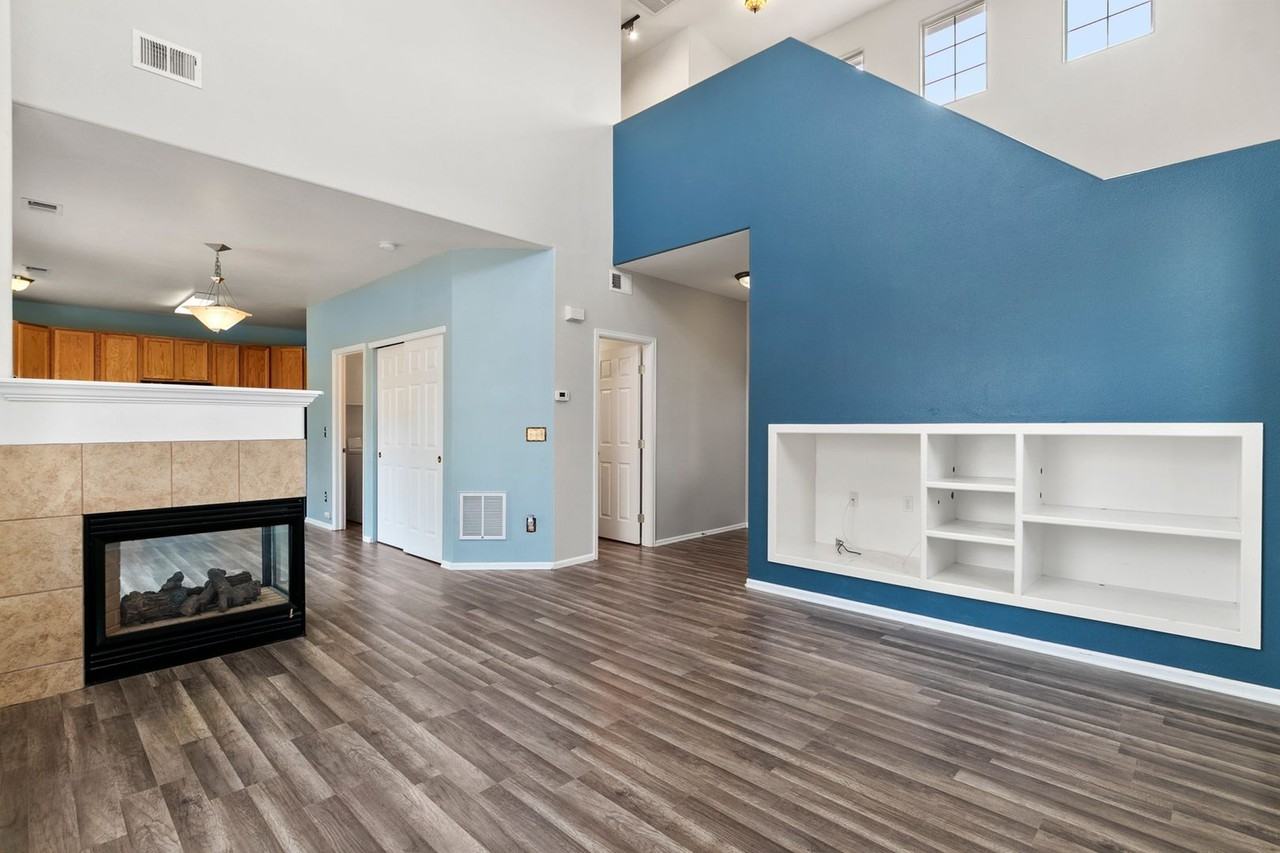 4028 Kestrel Ct - Photo 3 of 18