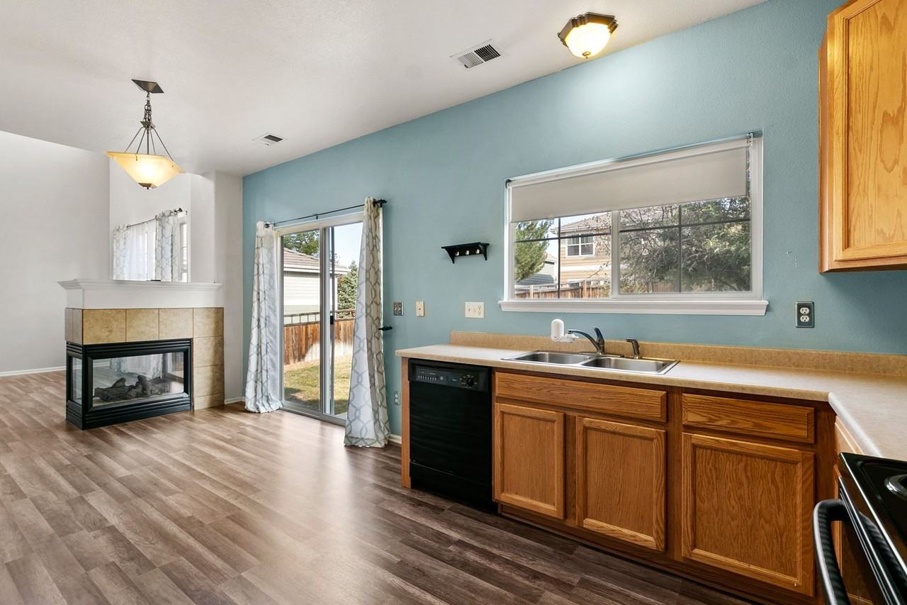 4028 Kestrel Ct - Photo 2 of 18