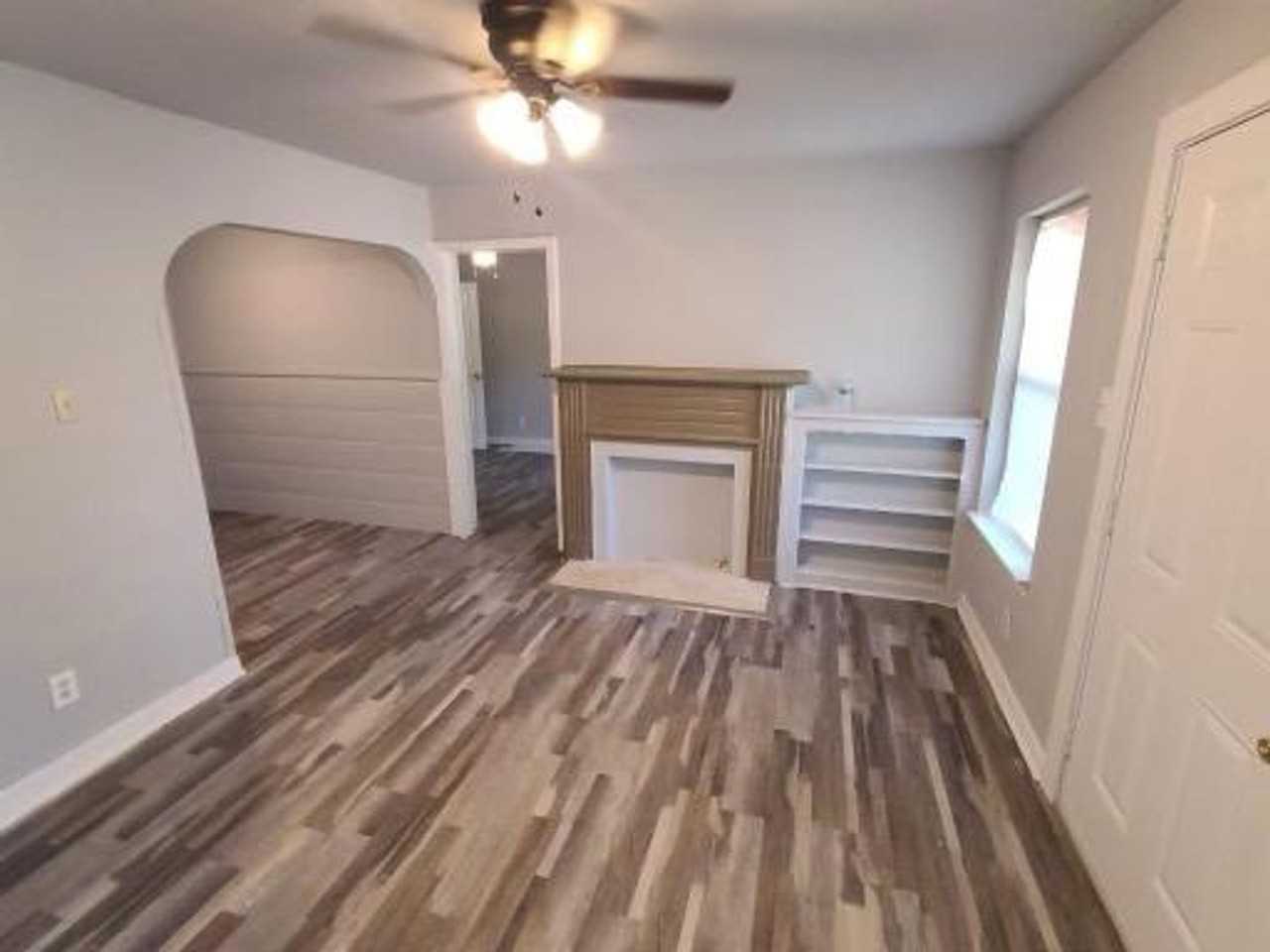 3004 Sydney St - Photo 2 of 15