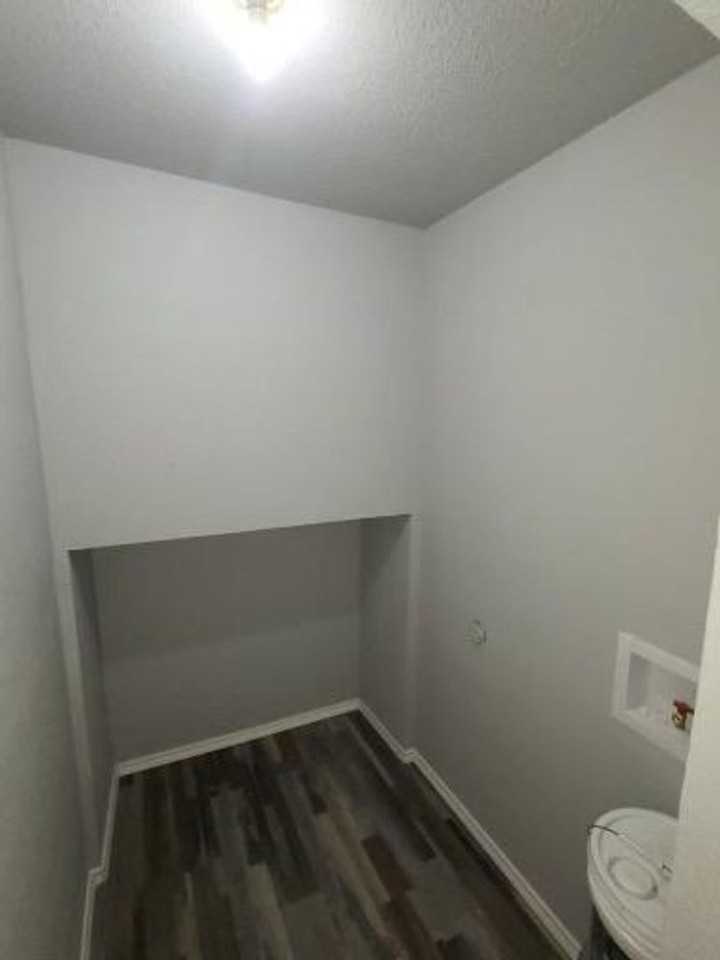 3004 Sydney St - Photo 5 of 15