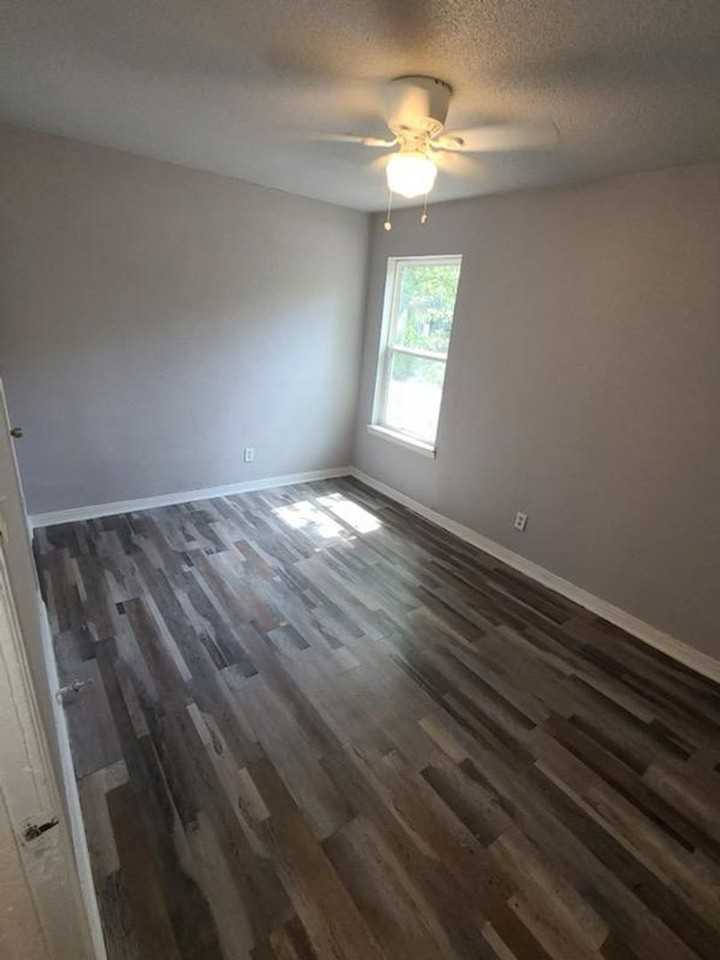 3004 Sydney St - Photo 7 of 15