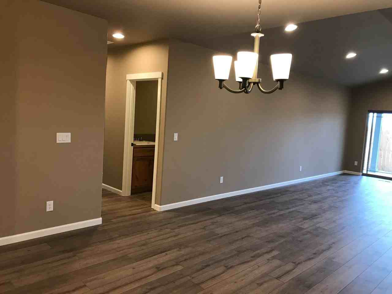 3077 Nw Boxelder Ave - Photo 4 of 22