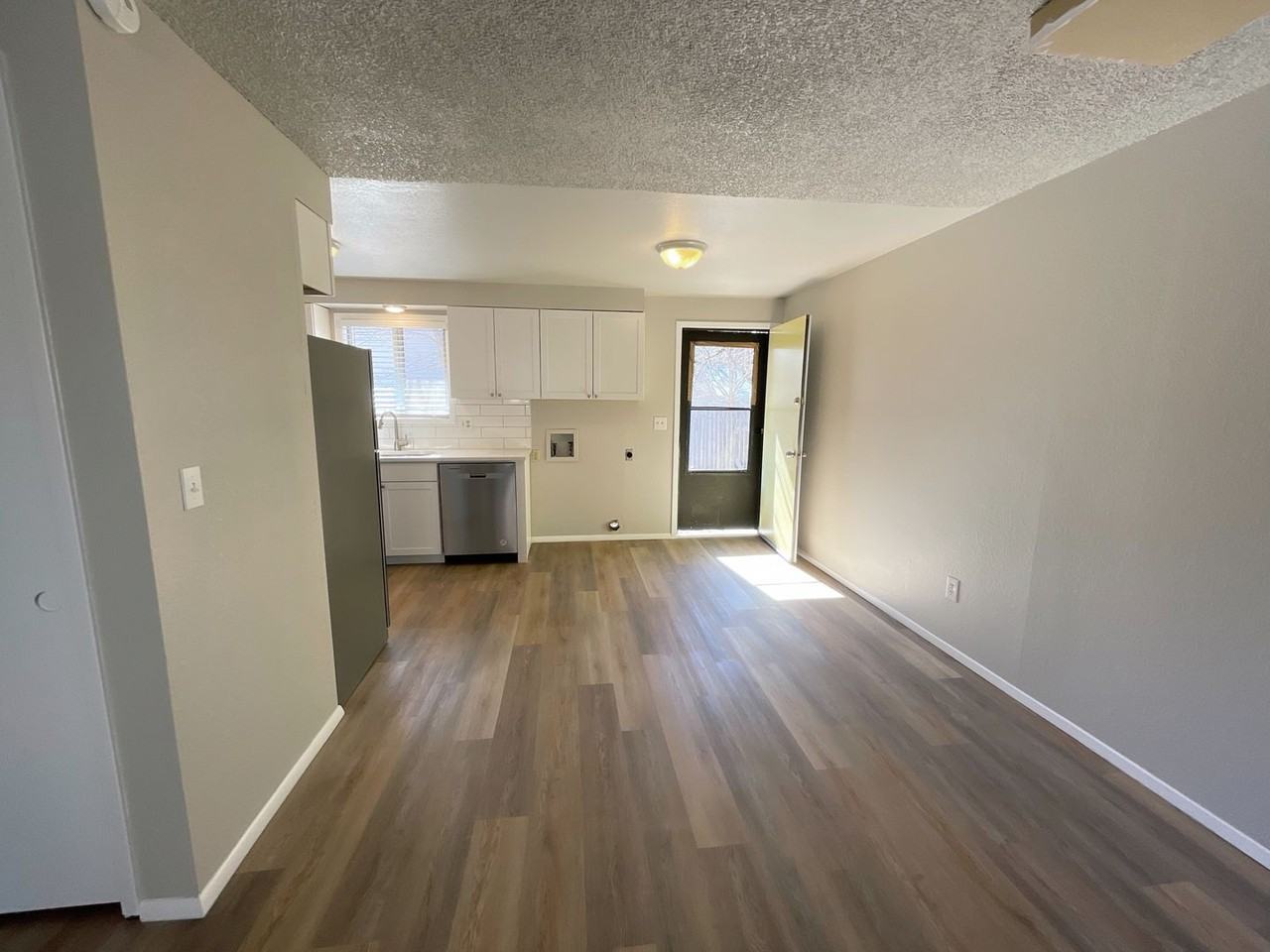 2309-2311 31st Street - Photo 3 of 25