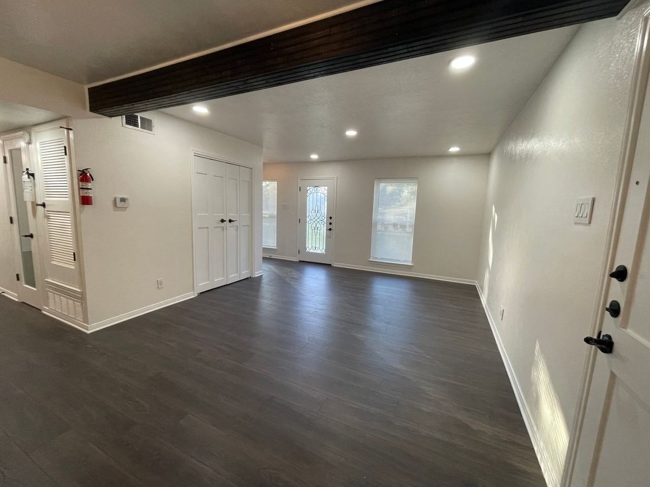 1306 N 42nd St - Photo 4 of 28