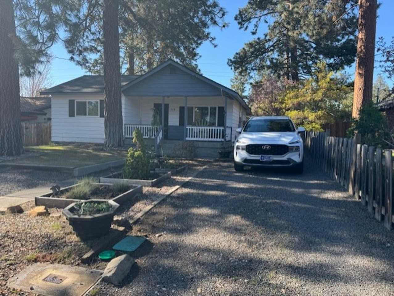 325 Sw Mckinley Ave - Photo 3 of 16
