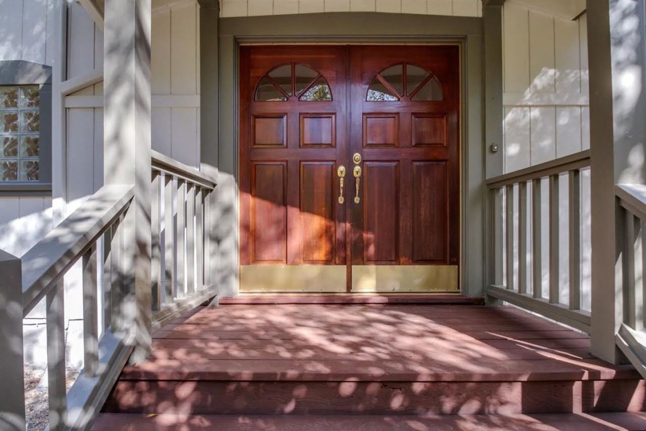 13818 Bear Creek Rd - Photo 6 of 27