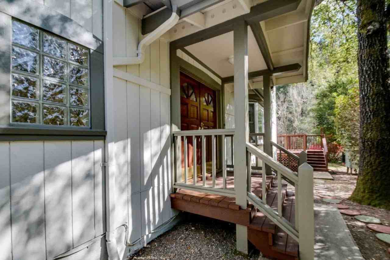 13818 Bear Creek Rd - Photo 7 of 27