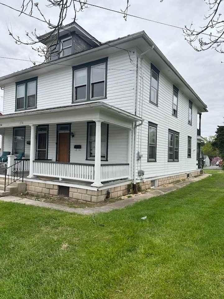 236 N Poplar St - Photo 2 of 35