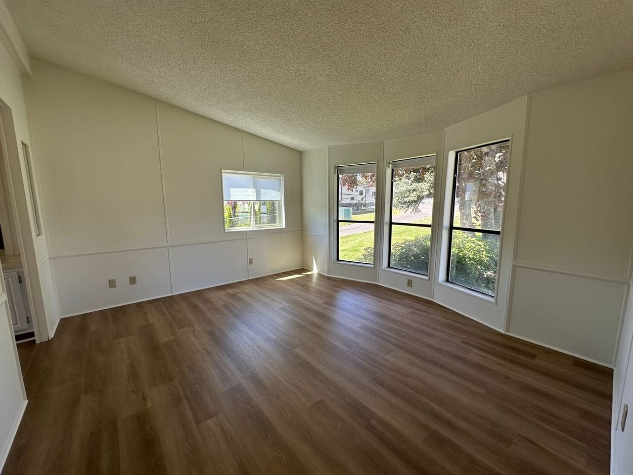 3817 Summit Dr - Photo 6 of 15