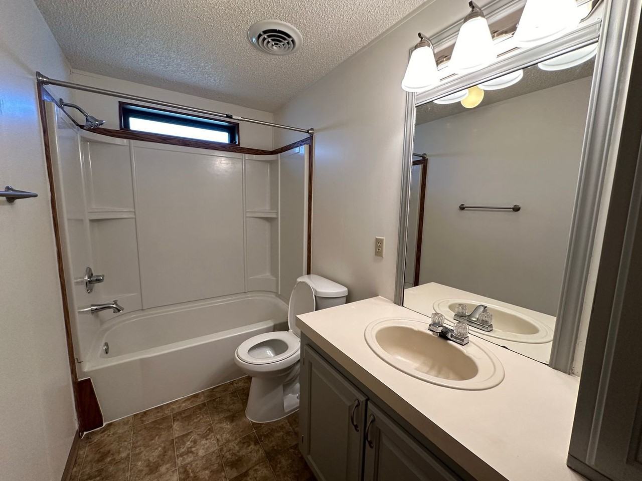 3817 Summit Dr - Photo 7 of 15