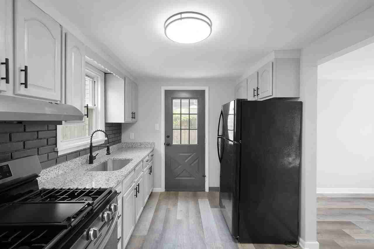 716 E Pittsburgh Mckeesport Blvd - Photo 6 of 27