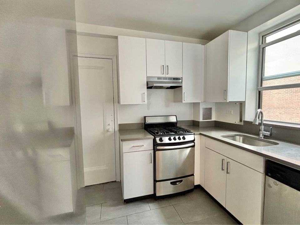 7th Ave & W 37th St #9B - Photo 2 of 5