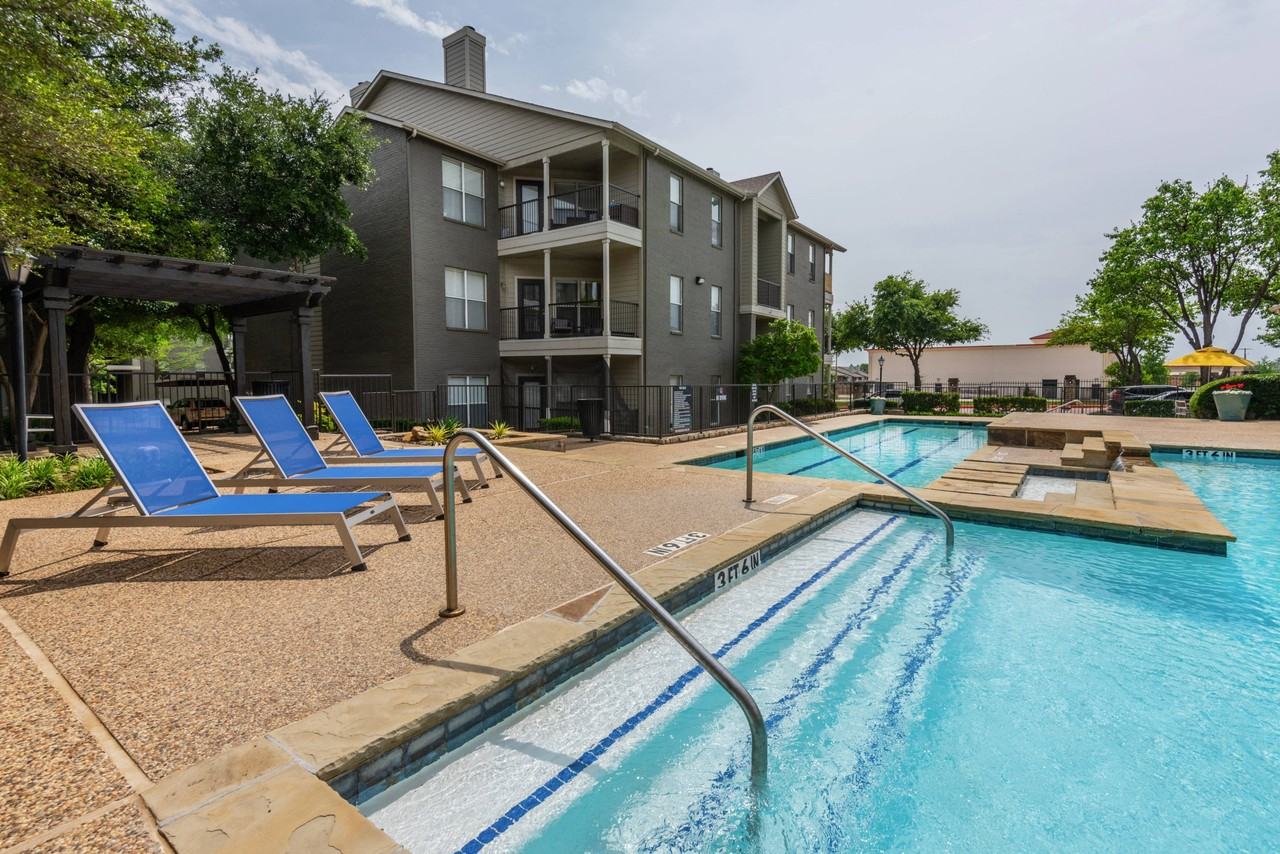 Oak Park - Photo 6 of 50