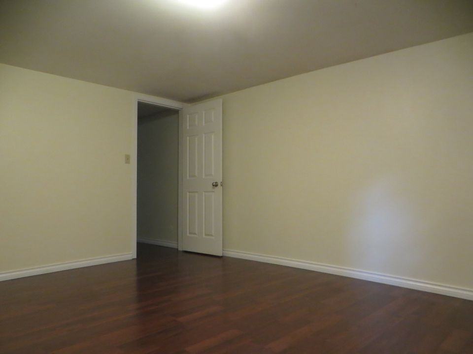 2135 Kirkstone Road, North Vancouver, BC V7J 3N3, CAN - 2 unit Rentals ...