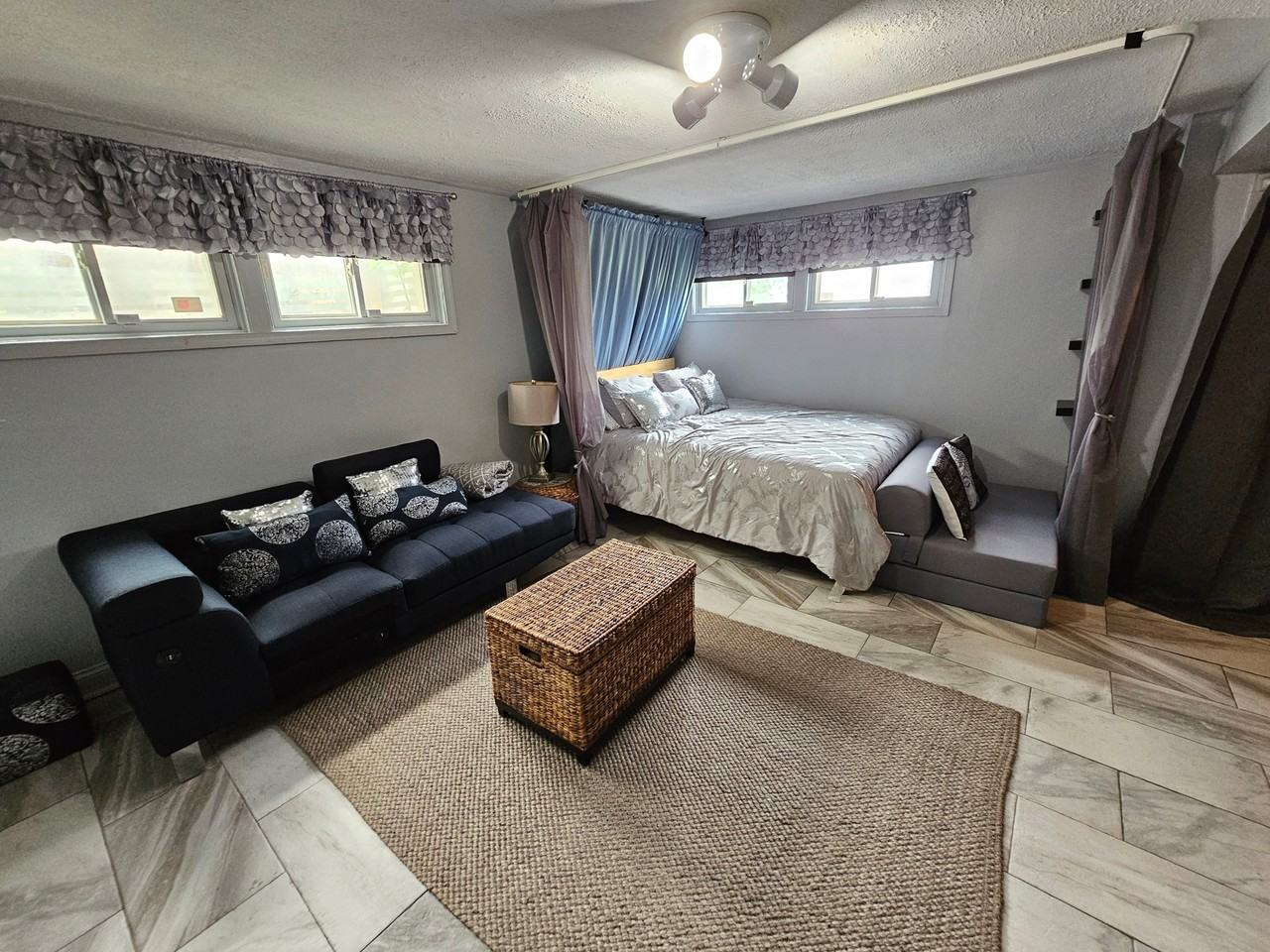 4001 D St Se #B - Photo 2 of 19