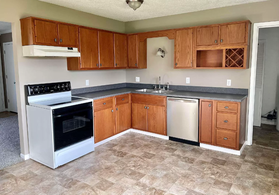 214 Kingswood Dr #NA - Photo 3 of 7
