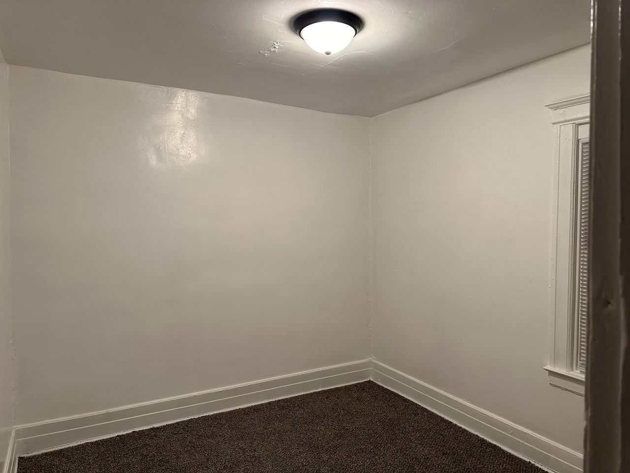 3348 Hudson St #NA - Photo 2 of 5