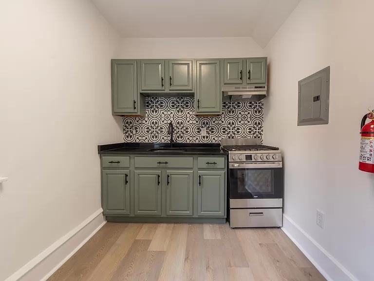 606 West Maple Avenue #9 - Photo 3 of 14