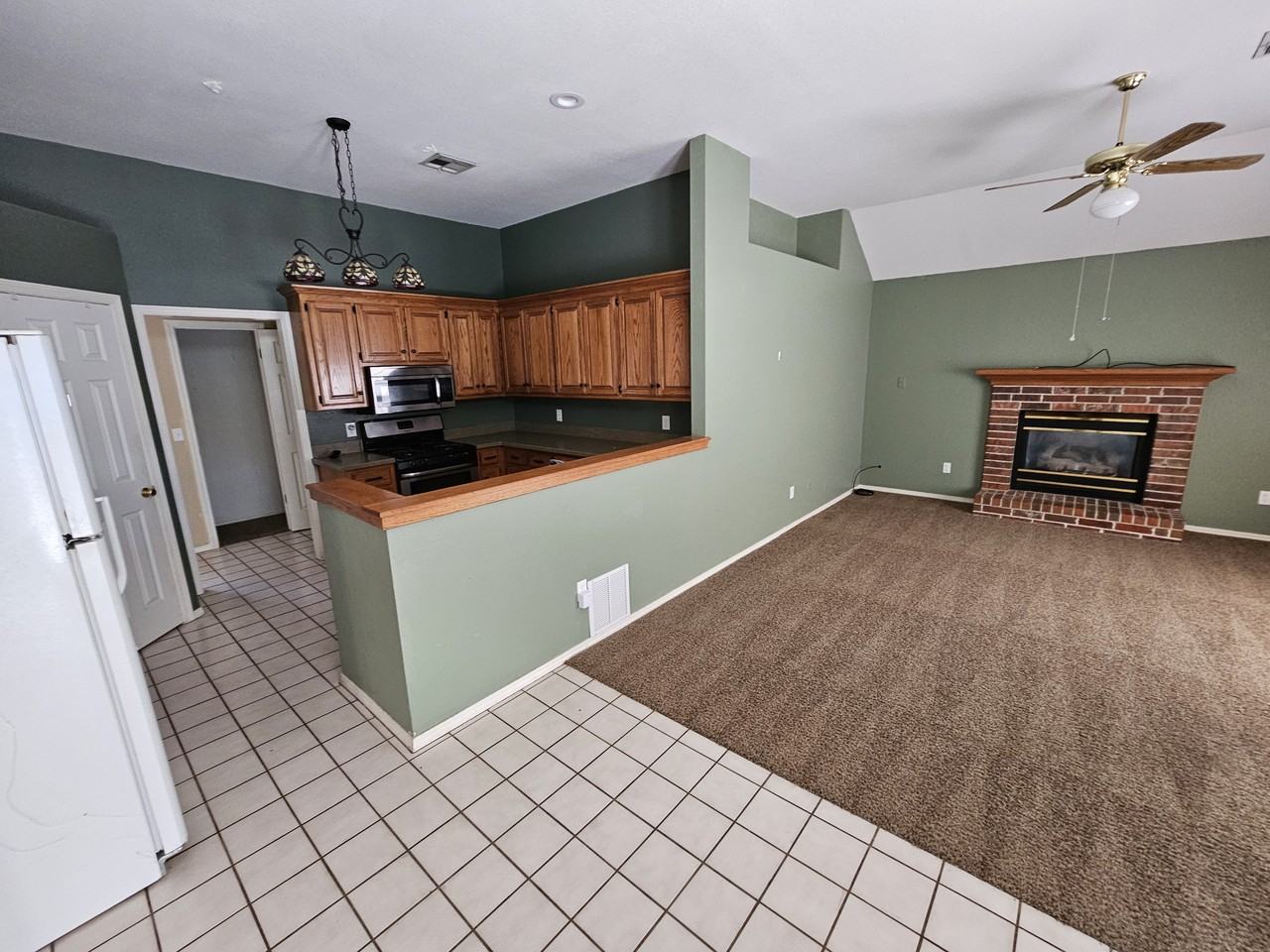 1410 Fairfield Dr #NA - Photo 3 of 14