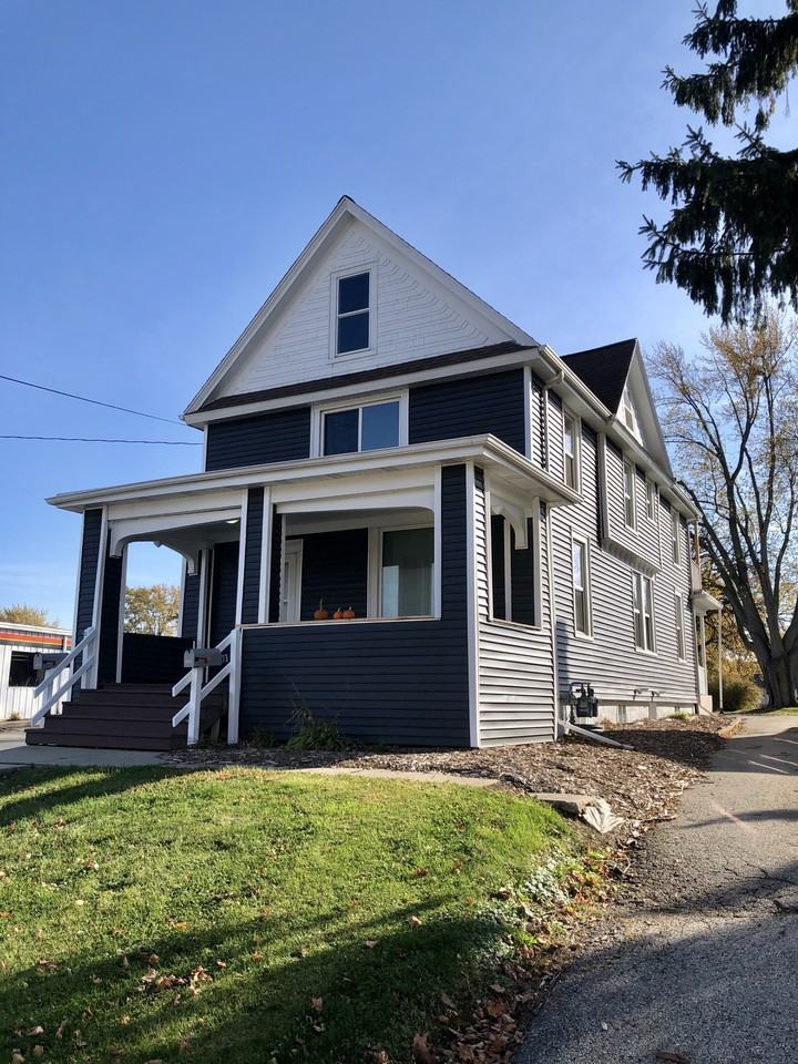 715 E Sumner St #A - Photo 2 of 33