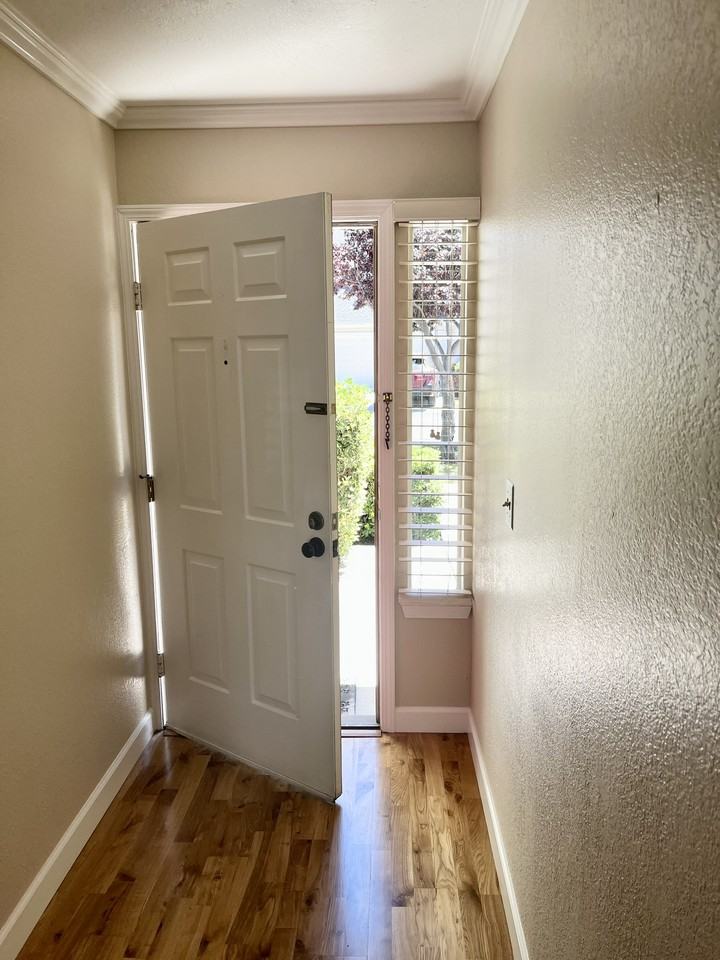 185 Easy St - Photo 3 of 37