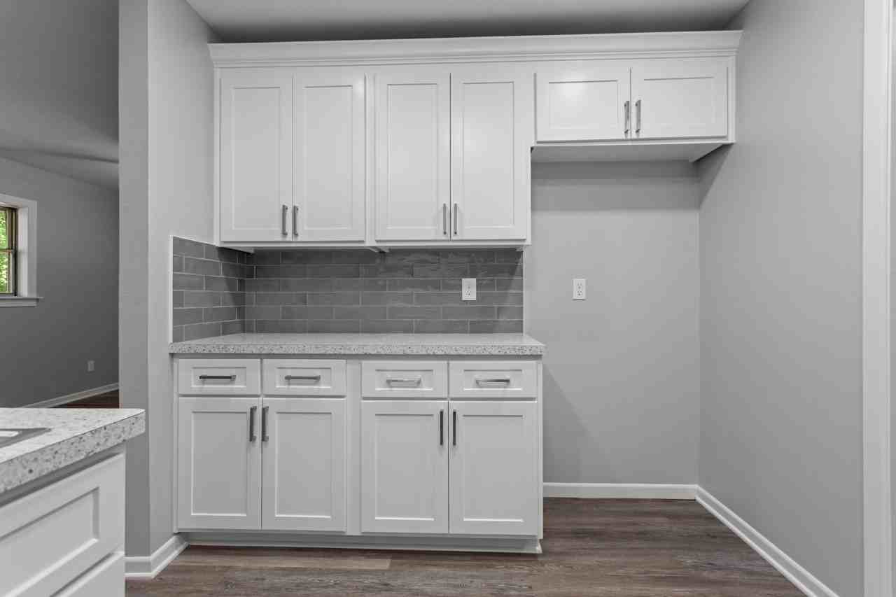 1005 Allendale Dr #NA - Photo 3 of 19