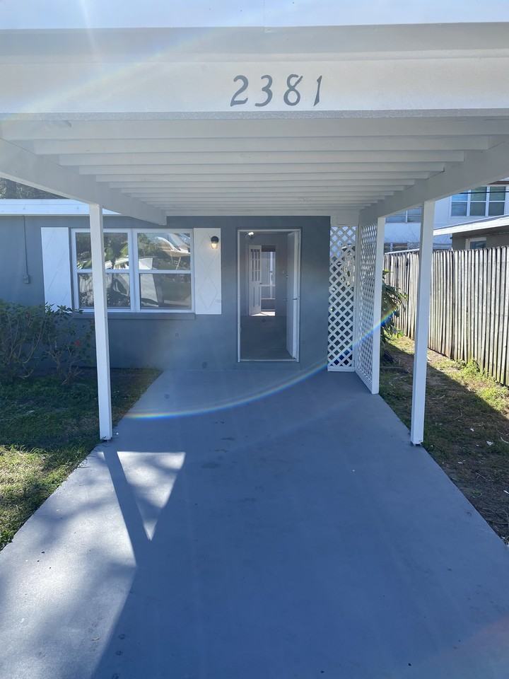2381 Chaucer St #NA - Photo 5 of 35