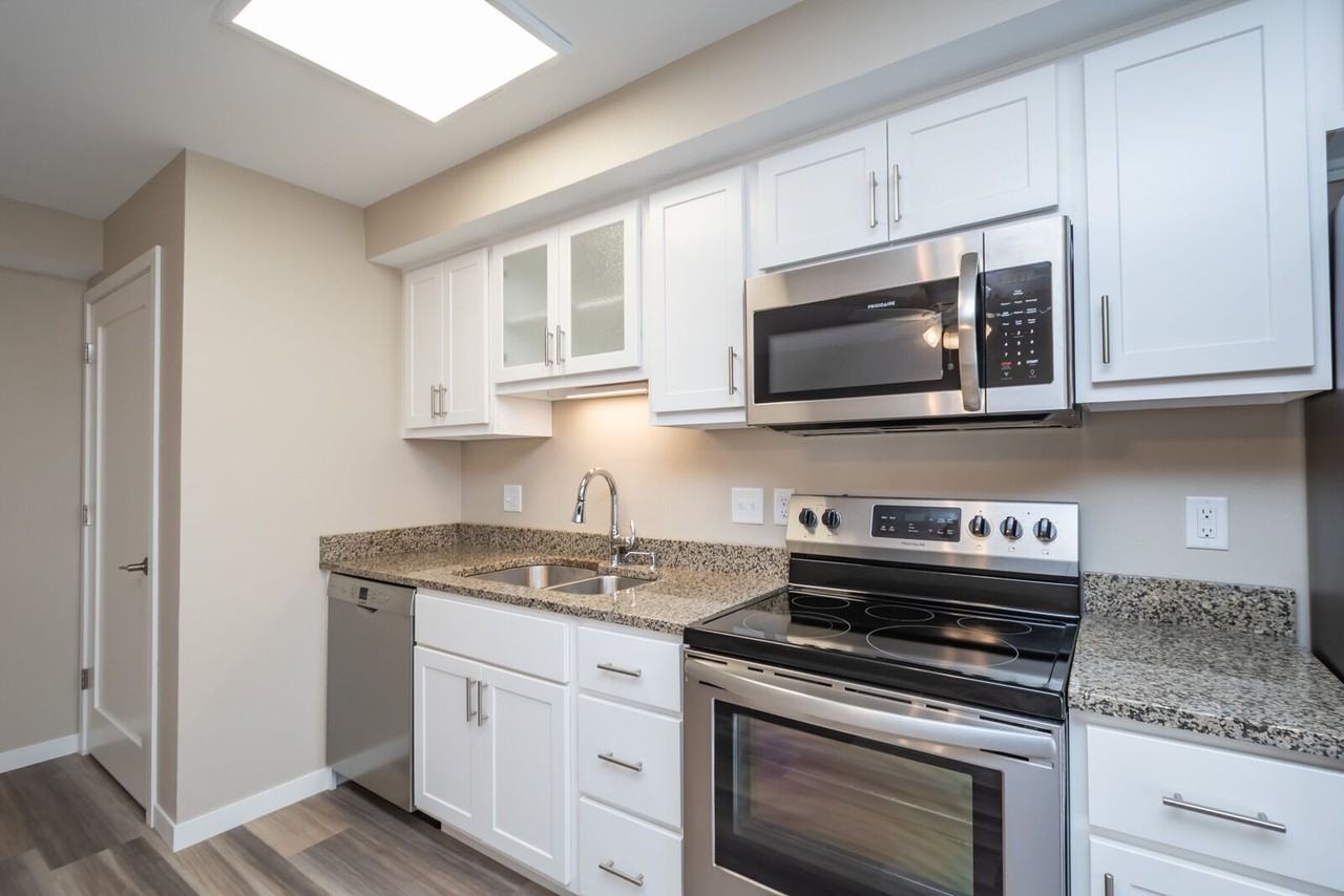 199 6th St #8 - Photo 4 of 14