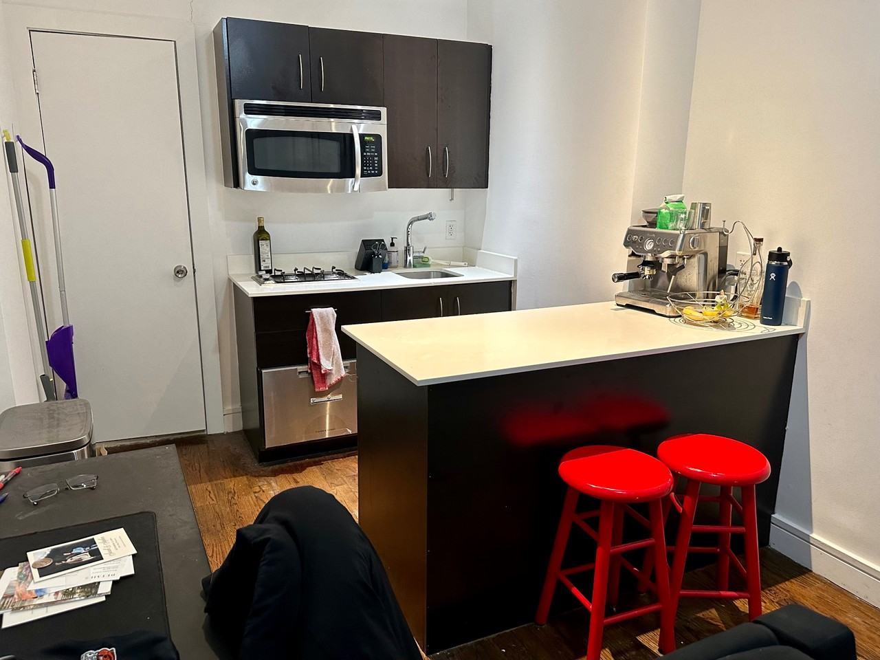 118 E 4th St #5 - Photo 3 of 6