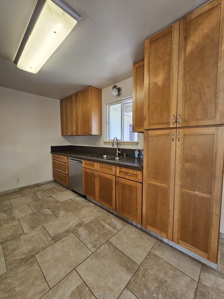 15-1331 24th Ave #1 - Photo 4 of 31