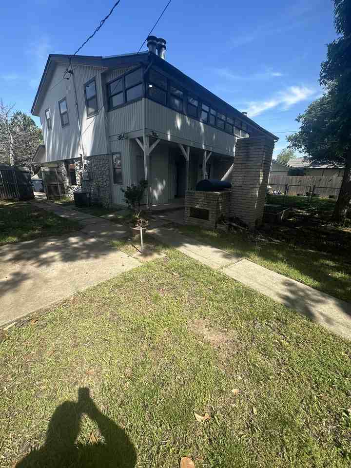 3612 N Drexel Blvd #1 - Photo 4 of 49