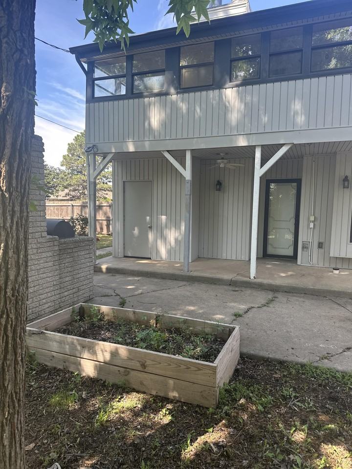 3612 N Drexel Blvd #1 - Photo 6 of 49