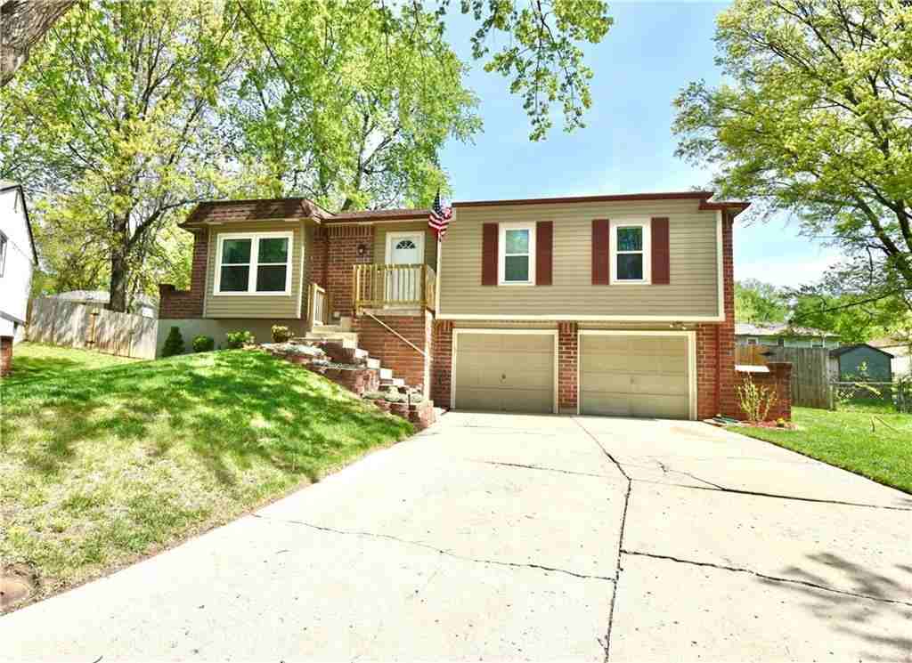 1013 Nw Berkshire Dr #1 - Photo 2 of 17