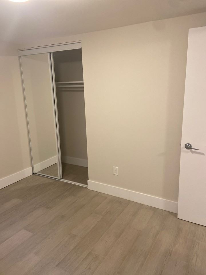 3 Sandrift Sq #3RIGHTSIDE - Photo 7 of 12