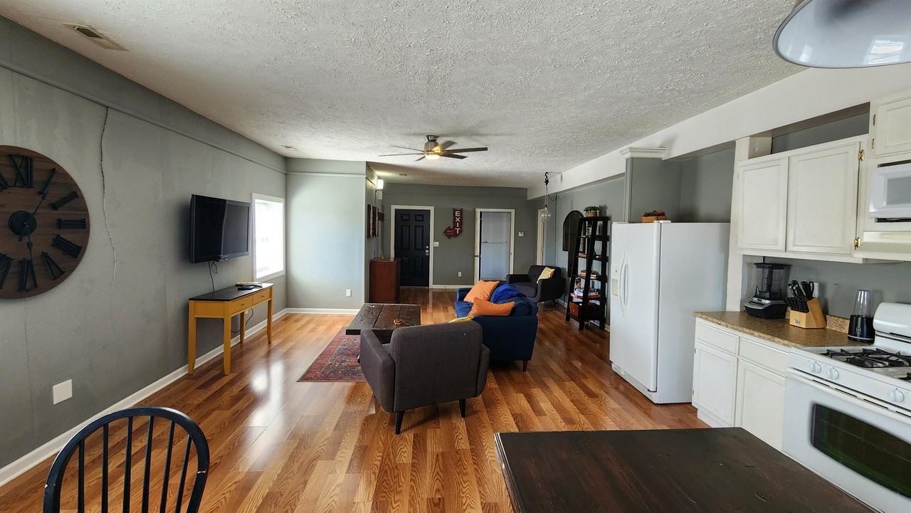 501 S Frisco #2 - Photo 3 of 17