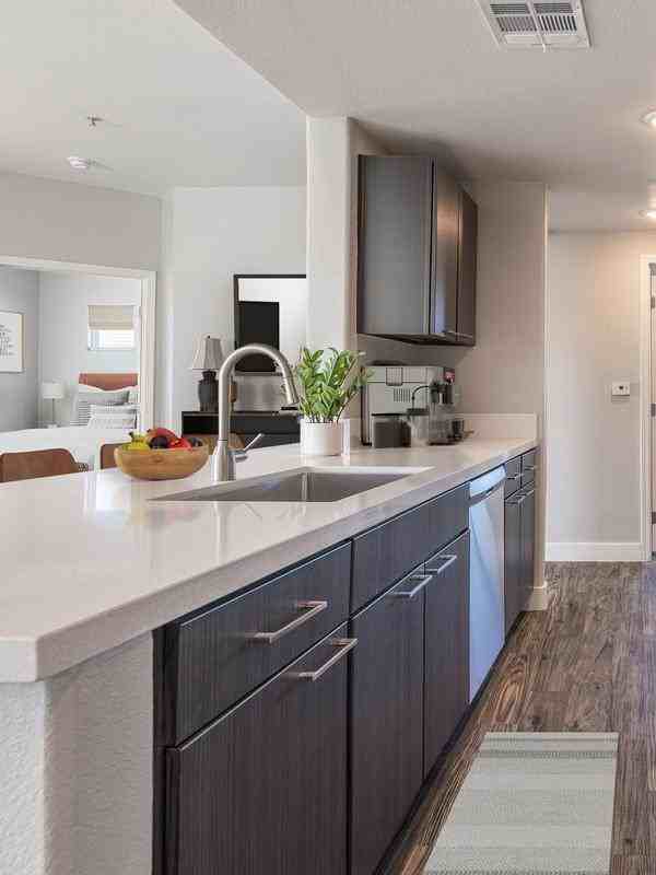 210 Quest Park St - Photo 6 of 38
