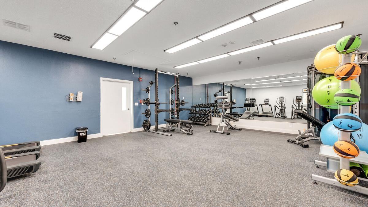 8503 N Tryon St - Photo 6 of 30