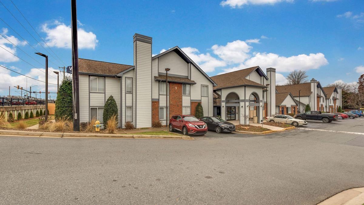 8503 N Tryon St - Photo 3 of 30